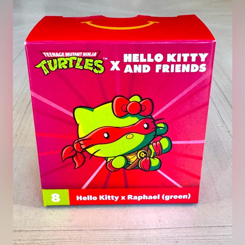 McDonald’s Happy Meal – Hello Kitty x Raphael (Green) Figurine #8 (2025)